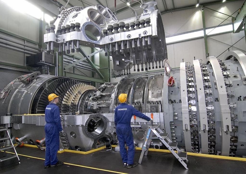 Montagearbeiten an einer Gasturbine