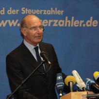 Dr. Karl Heinz Däke