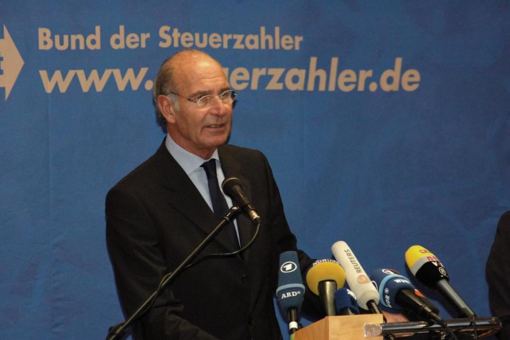 Dr. Karl Heinz Däke