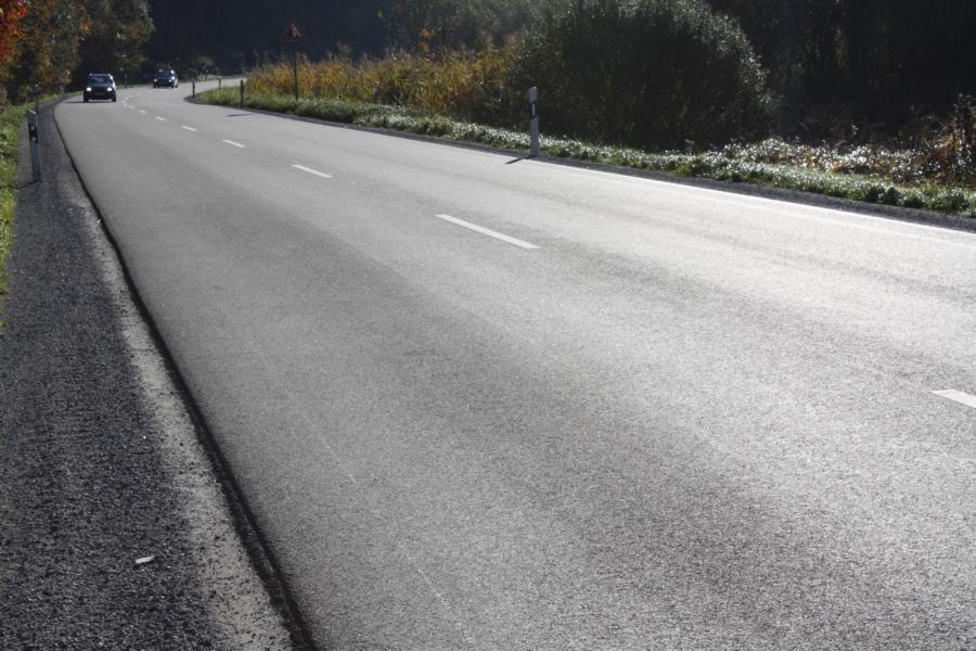 Selten geworden: frisch geteerte Straßen