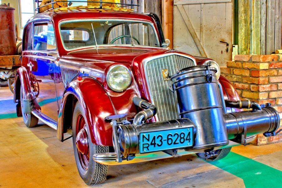 Opel Olympia mit Holtgasanlage von 1946