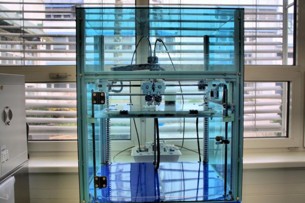 Umgebauter 3D-Drucker im IPA
