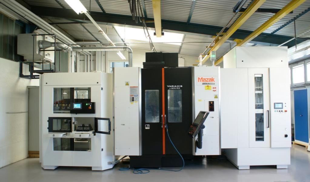 VARIAXIS j-600 mit 24-fach Palettenspeicher