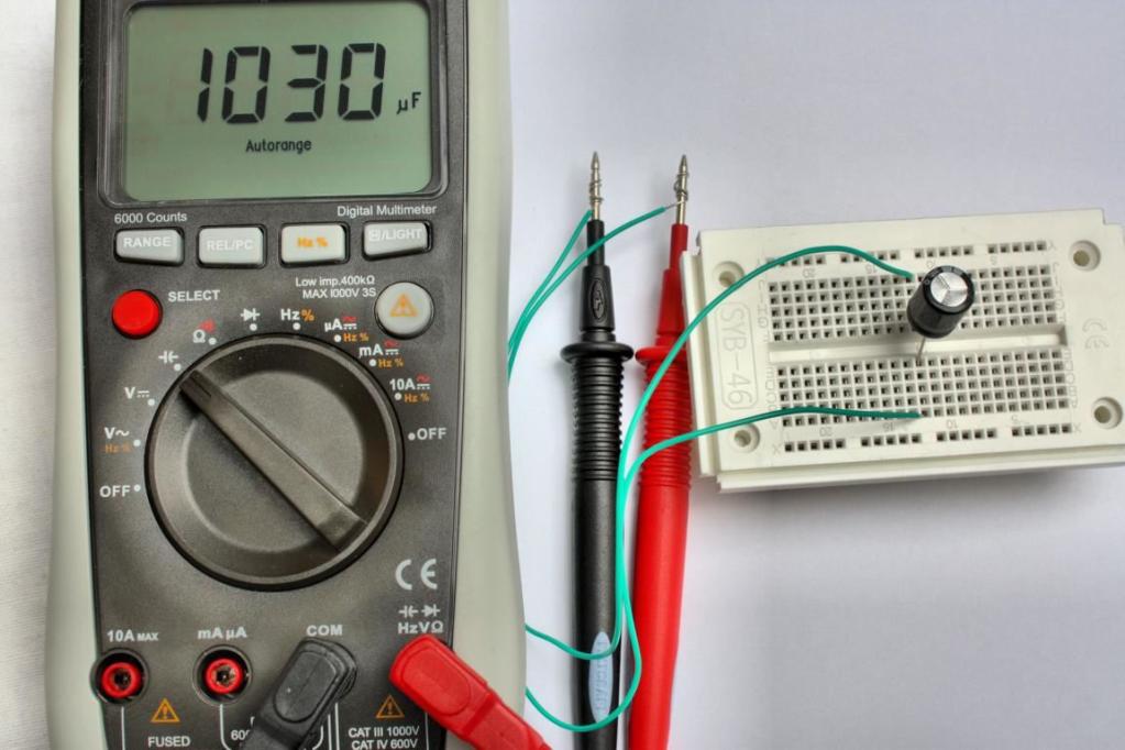Kondensator per Multimeter prüfen