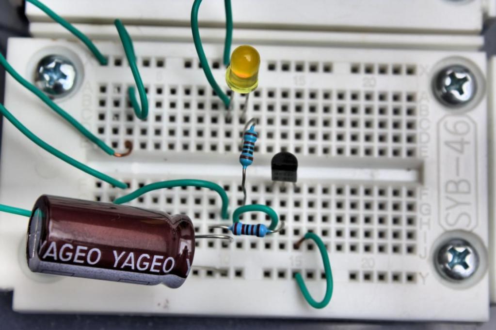 Schaltung mit 2200 µF-Kondensator